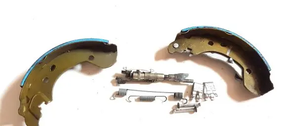 Nissan Note (E11) Handbrake/parking brake pads D4112BH00A D4060AX600
