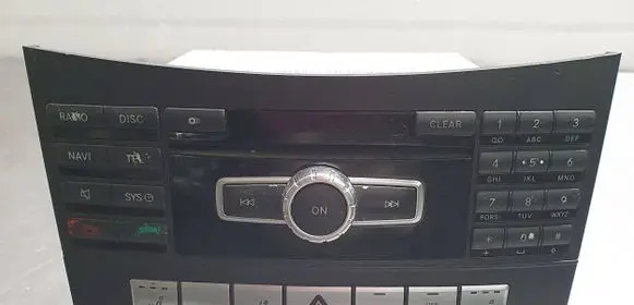 Mercedes-Benz E W212 HiFi Audio sound control unit A2129008428