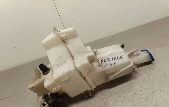 KIA Sportage Windshield washer fluid reservoir/tank 28610D9000 986100R100