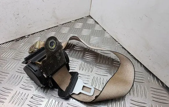 Rear seatbelt