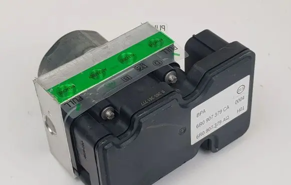 Seat Ibiza IV (6J,6P) Master brake cylinder 6R0907379CA
