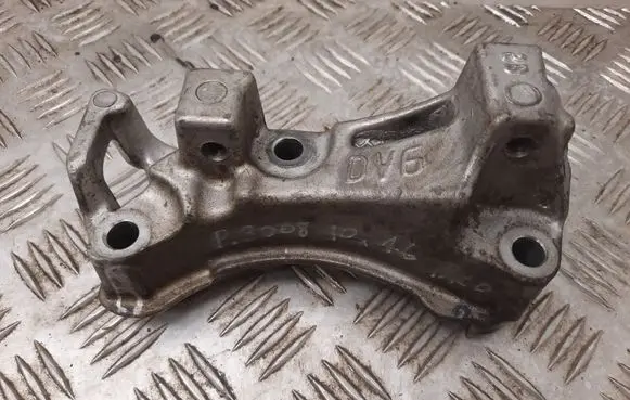 Peugeot 3008 I Engine mounting bracket 9688615780