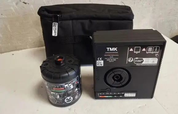 BMW X6 E71 Tire air pump compressor 6898021 71106898021