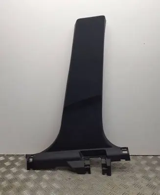 (B) pillar trim (bottom)
