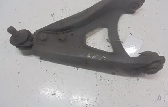 Renault 19 Front lower control arm/wishbone 