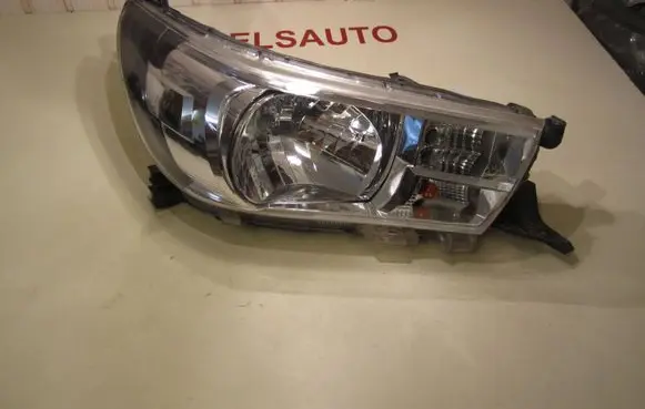 Toyota Hilux (AN120, AN130) Headlight/headlamp