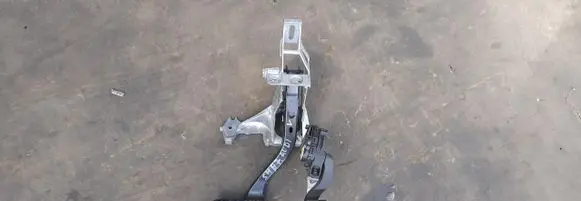 Audi A4 S4 B7 8E 8H Brake pedal 8E1721117A