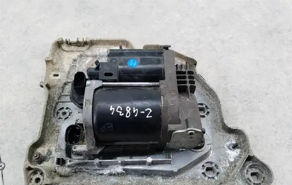 Citroen C4 Grand Picasso Air suspension compressor 9682022980