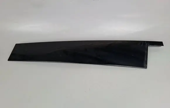 Mercedes-Benz GLK (X204) Front door glass trim molding A2046901487