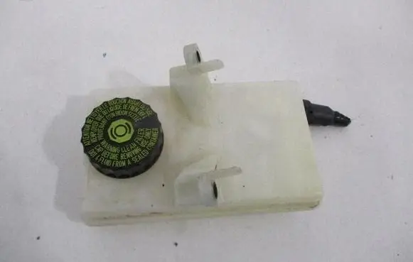 Peugeot 3008 I Brake fluid reservoir 9680907780