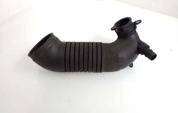 Audi A4 S4 B6 8E 8H Turbo air intake inlet pipe/hose 8E0129615