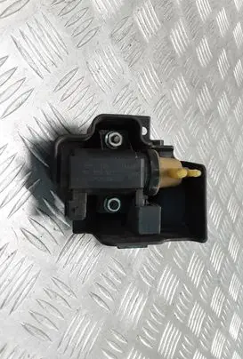 Opel Insignia A Vacuum valve 55573362