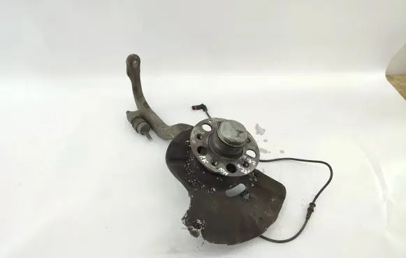 Mercedes-Benz S W221 Front wheel hub A2213324501 A2213322901