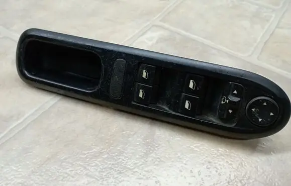Peugeot 407 Electric window control switch 96468704