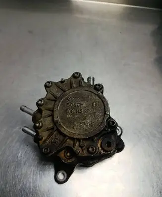 Skoda Octavia Mk2 (1Z) Vacuum pump 03G145209C