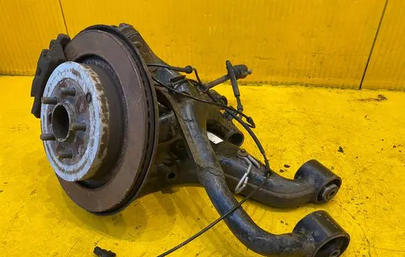 Land Rover Discovery 4 - LR4 Stub axle 