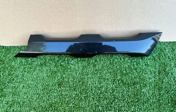 Suzuki Vitara (LY) Front bumper splitter molding 72115