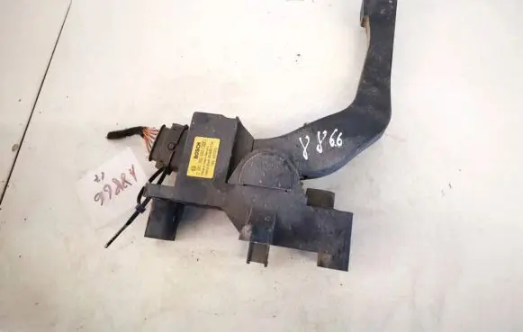 Iveco Daily 30.8 - 9 Accelerator throttle pedal 783307070 0281002632