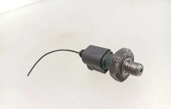 Volkswagen Golf VI Oil pressure sensor 036919081C