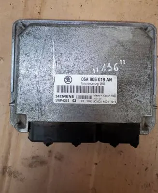 Skoda Octavia Mk1 (1U) Engine control unit/module 06A906019AN 5WP437403