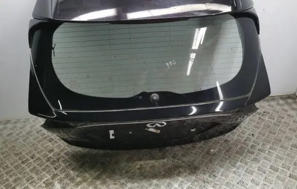 Infiniti Q30 Tailgate/trunk/boot lid