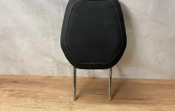Skoda Karoq Front seat headrest