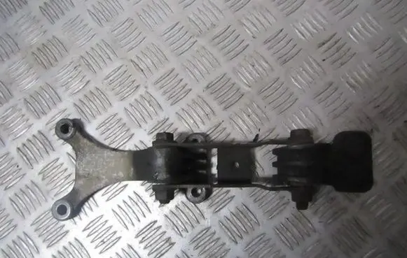 Volvo XC90 Engine mount bracket 9179014