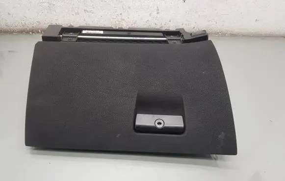 BMW X3 E83 Glove box