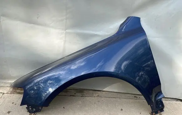 Volkswagen Touareg I Fender 7L6821209B