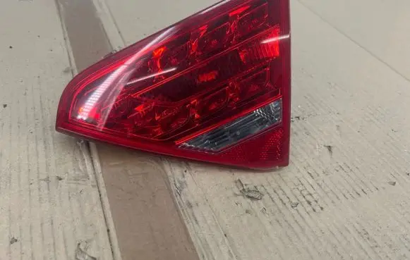 Audi A5 8T 8F Tailgate rear/tail lights AU484 8T0945094A