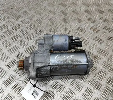 Volkswagen Golf VII Starter motor 02E911024B 0001179518