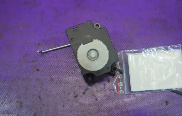 Nissan Tiida C11 A/C air flow flap actuator/motor 100-0057-01-0