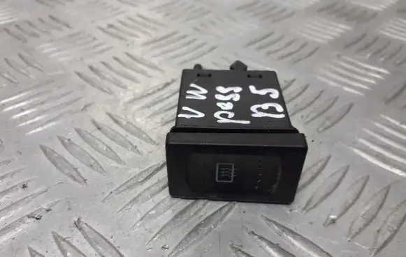 Volkswagen PASSAT B5.5 Windscreen/window heater switch 3B0959621C