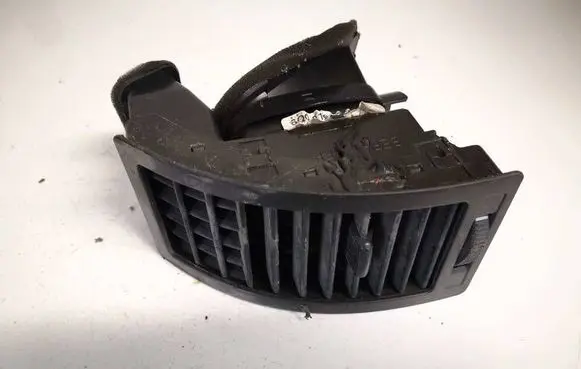 Volkswagen Polo IV 9N3 Dash center air vent grill 6q0819703