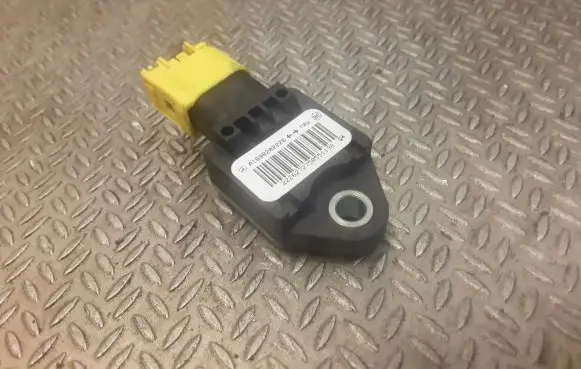 Mercedes-Benz B W245 Airbag deployment crash/impact sensor 1698202226