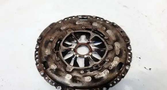 Volkswagen PASSAT B6 Pressure plate 