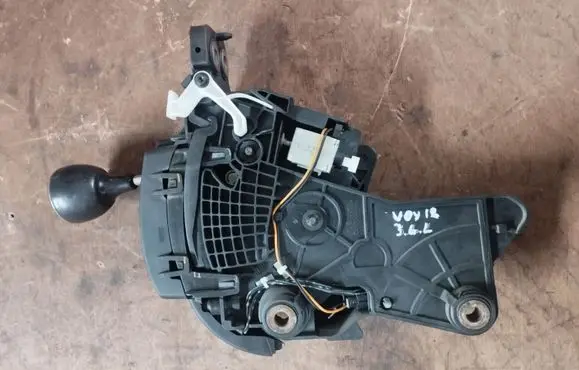 Chrysler Town & Country V Gear shifter/selector P1UC34DX9AA