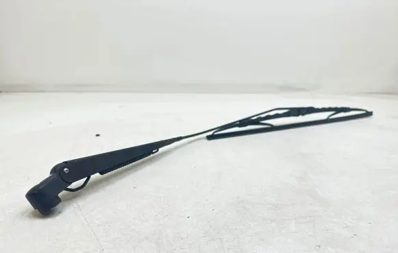 Mazda 6 Rear wiper blade arm T6633
