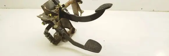 Subaru Forester SF Brake pedal