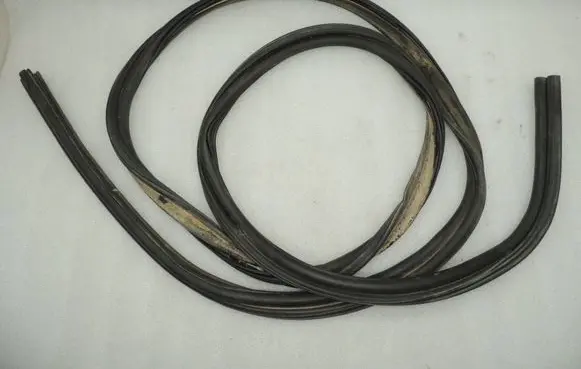Chrysler Grand Voyager V Trunk rubber seal (body) 5054274AB