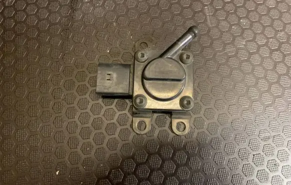 BMW 5 F10 F11 Exhaust gas pressure sensor 7808013 10M28