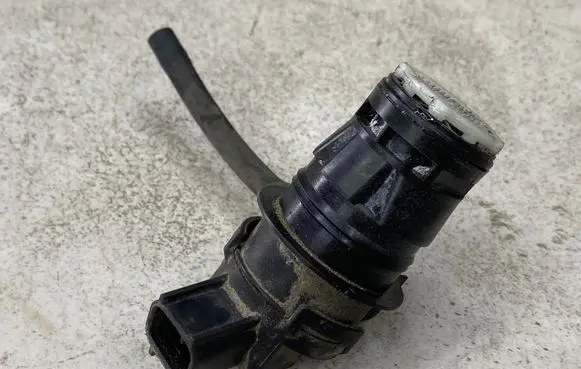 Windscreen/windshield washer pump