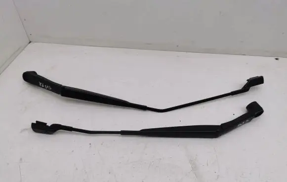 Nissan Juke II F16 Front wiper blade arm W150260B W154229C