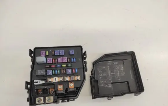 Honda CR-V Fuse module