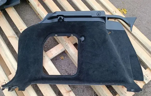 Land Rover Evoque I Trunk/boot lower side trim panel BJ3245431