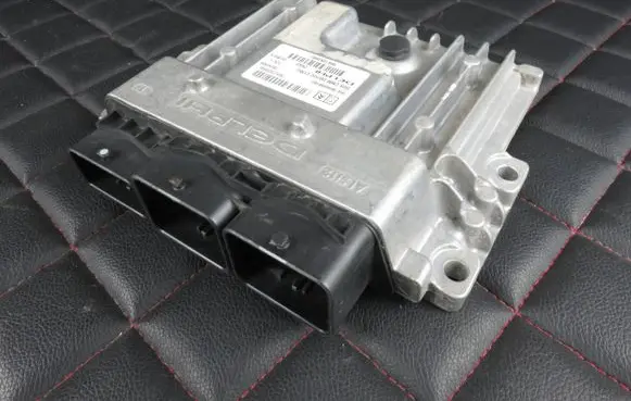 Peugeot 3008 I Engine control unit/module 9666098180 28252909 9667083880