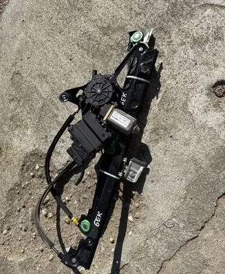 Seat Alhambra (Mk1) Front door window regulator with motor 7M3959801 YM2114A389AA 106236100