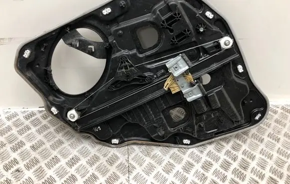 Jeep Renegade Rear window lifting mechanism without motor