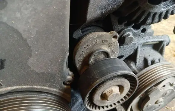Skoda Roomster (5J) Generator/alternator belt tensioner 038903315AH