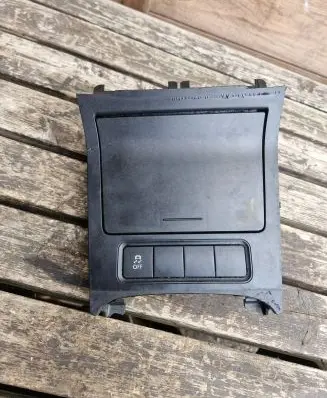 Volkswagen Golf V Ashtray (front) 